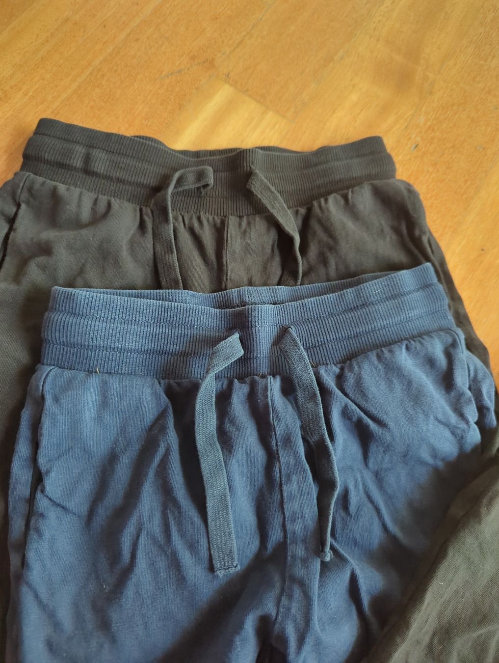 H&M Lotti & Set di vestiti: H&M Hosen Gr. 110 – Usato da Eglisau venduto da raf_hn2x 1