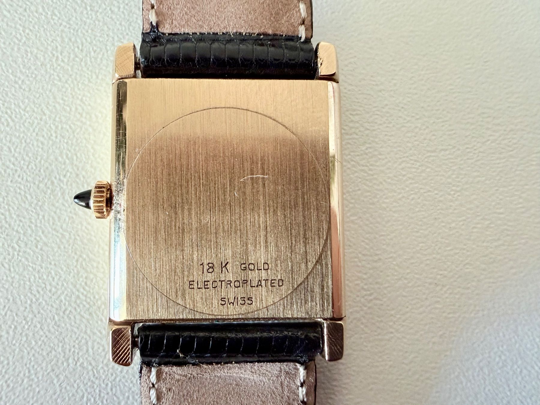 Orologi: CATENA "Tank" type, MEDIUM, Plaqué or, Mechanical, Swiss – Nuovo e nell'imballaggio originale da Le Mont-sur-Lausanne venduto da LycaGallery 4