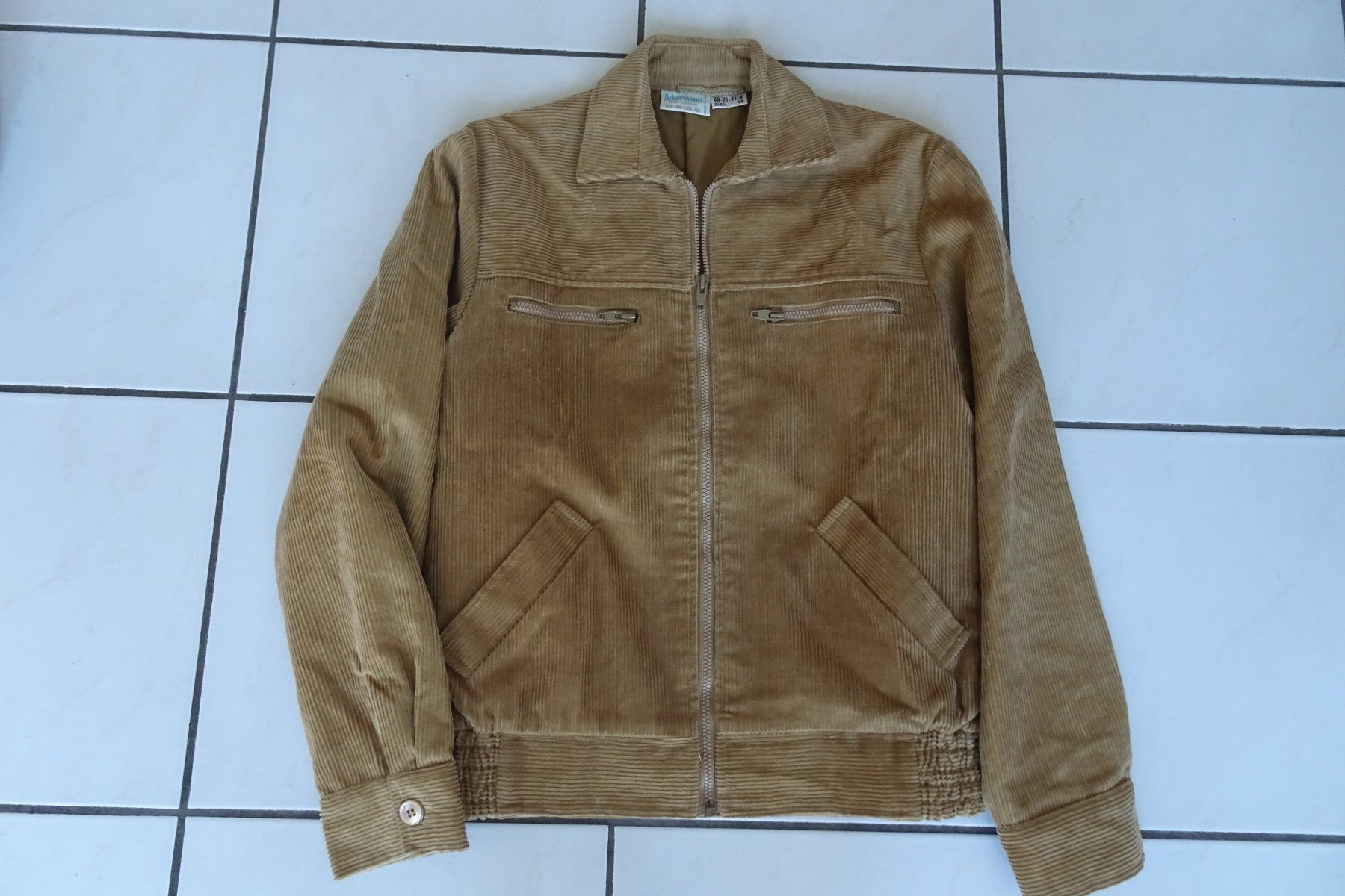 Giacche: Manchester Jacke hellbraun ca Gr. 42 – Usato da Strengelbach venduto da schmetterling20