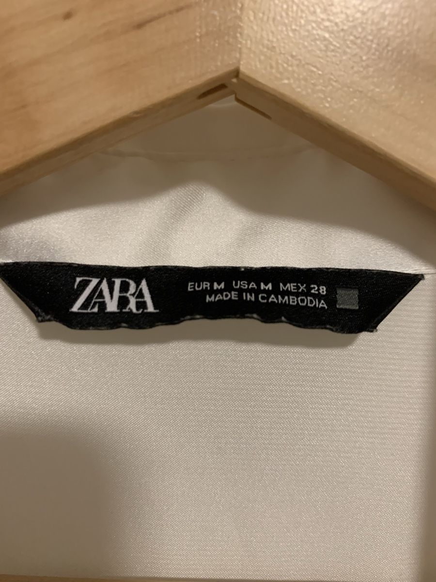 Zara Blusen: Weisse Bluse – Neu (gemäss Beschreibung) aus Zürich von eva_kyl9 1