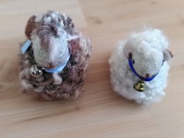 ZWEI KLEINE SCHÄFCHEN SELFMADE