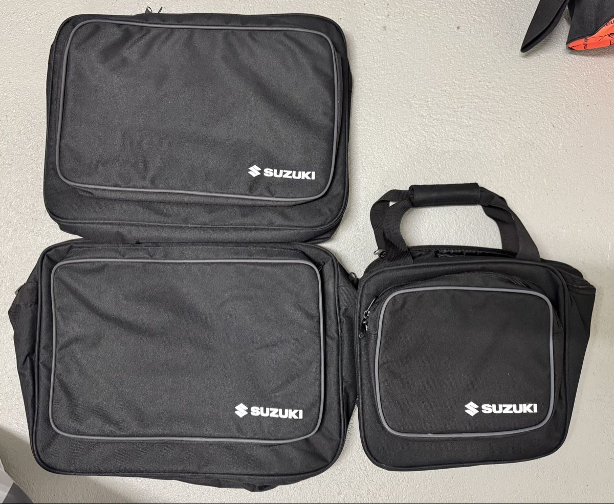 Suzuki Topcase: Suzuki Motorradkoffer – Nuovo (secondo la descrizione) da Kappel am Albis venduto da Menazee 2