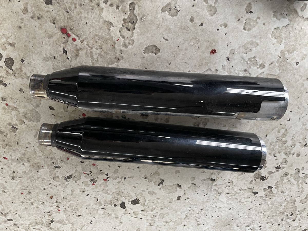 Harley-Davidson Sistemi di scarico: Harley Davidson Auspufftöpfe Original – Usato da Thun venduto da Palmeli 1