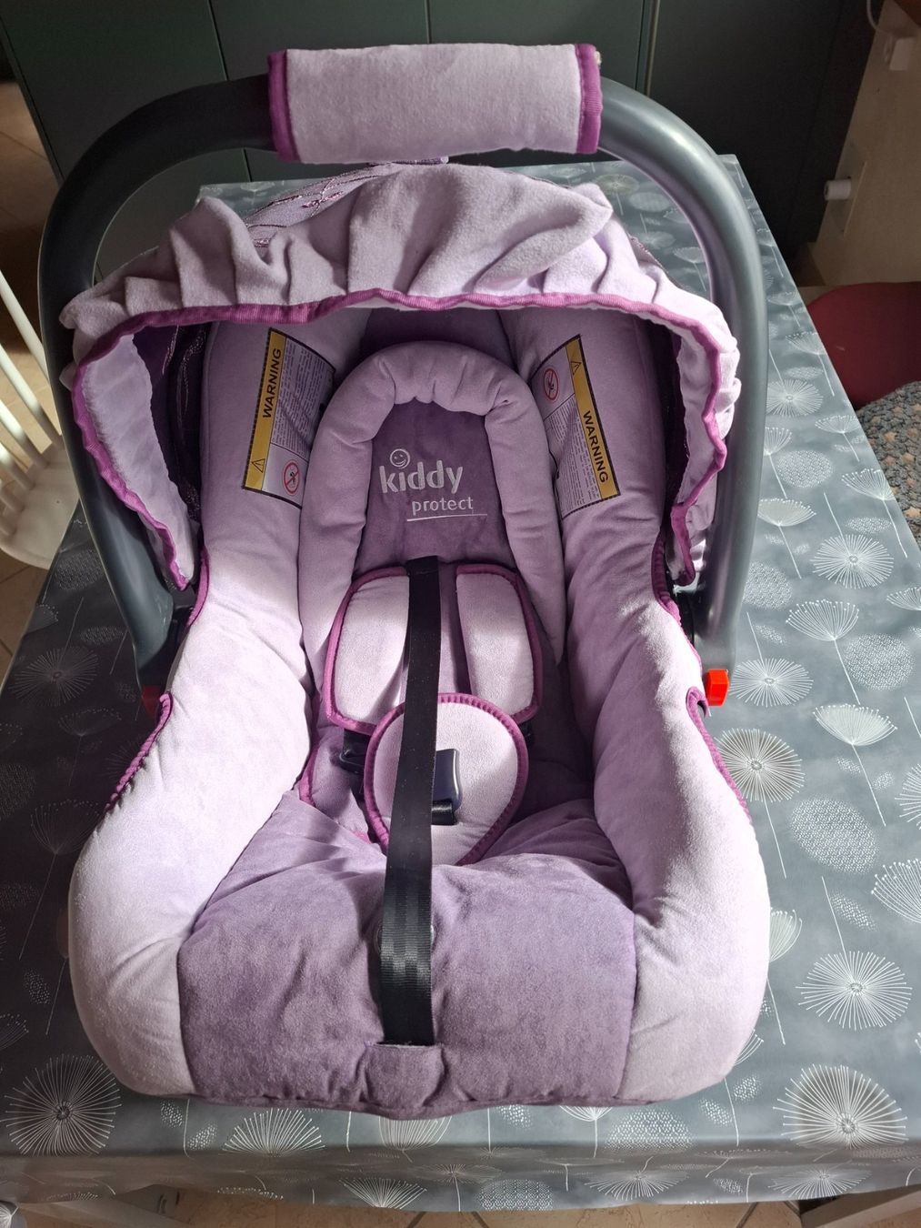 Marsupi portabebè: Kiddy Protect Babyschale, Lila, Neu – Nuovo (secondo la descrizione) da Wattenwil venduto da Fliwatu