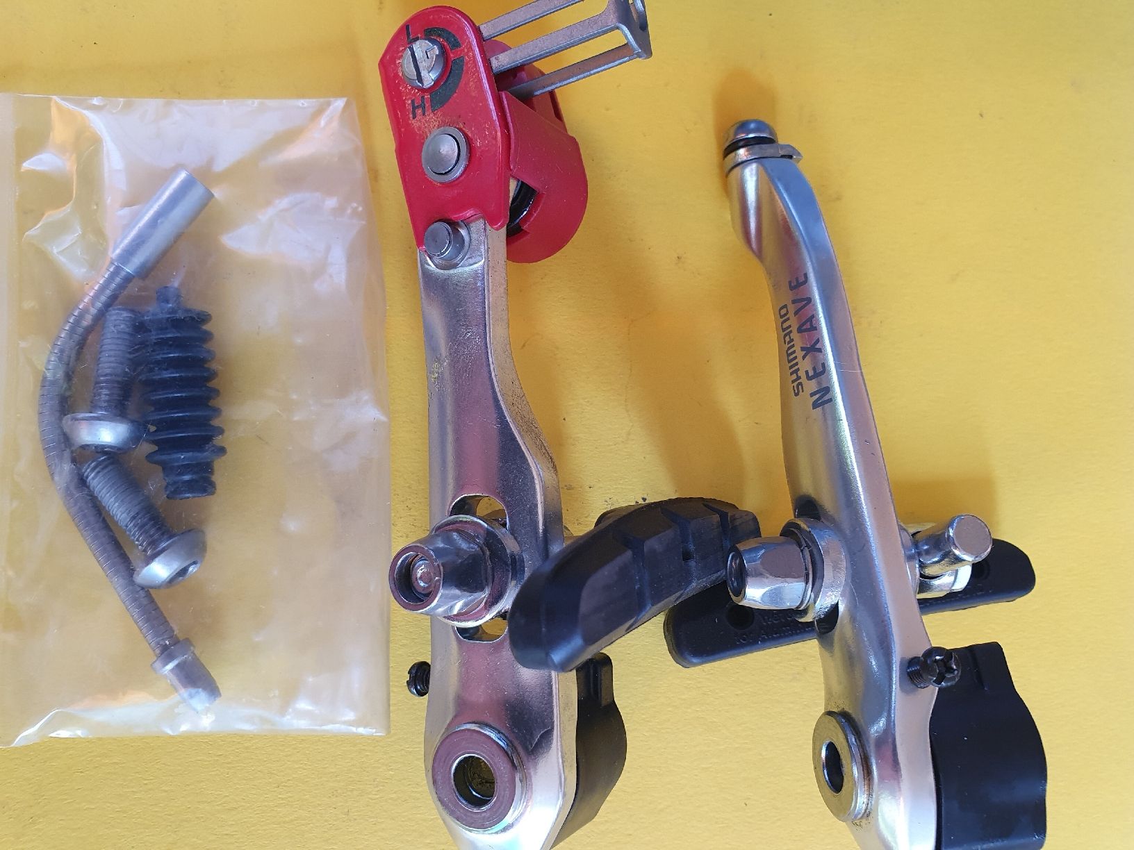 Shimano Pezzi di ricambio: 2 Kompl. SHIMANO NEXAVE V- BRAKE, Neuwertig. – Nuovo (secondo la descrizione) da Niedergösgen venduto da joh_6txt 1