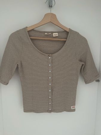 Levi’s T-shirt - Size XS