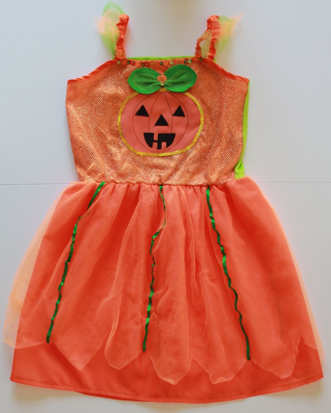 Costumi: Costume sorcière / Hexe t. 140 – Usato da Peseux venduto da CoolShoping 1