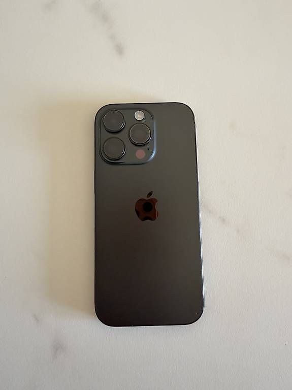 Telefoni cellulari / Smartphones: iPhone 16 Pro black Titanium 128 GB – Usato da Erlenbach ZH venduto da isa_l627 3