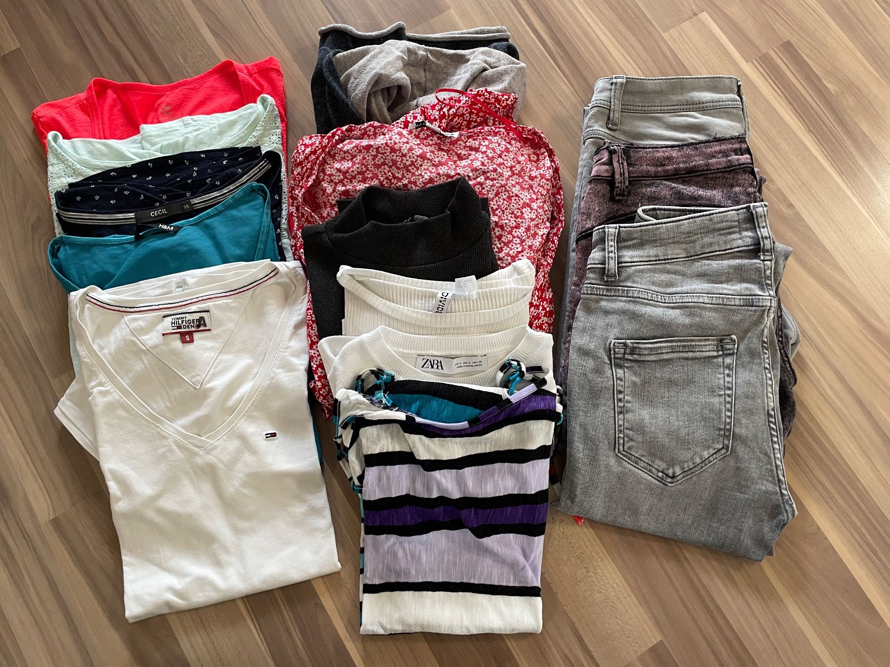 Lotti & Set di vestiti: 14-teiliges Kleiderpaket Gr XS/S – Usato da Elsau venduto da Lusmus13