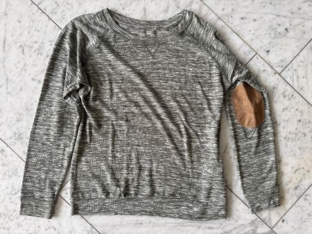 Grünes Langarmshirt / Pullover mit beigen Einsätzen, Gr. 36