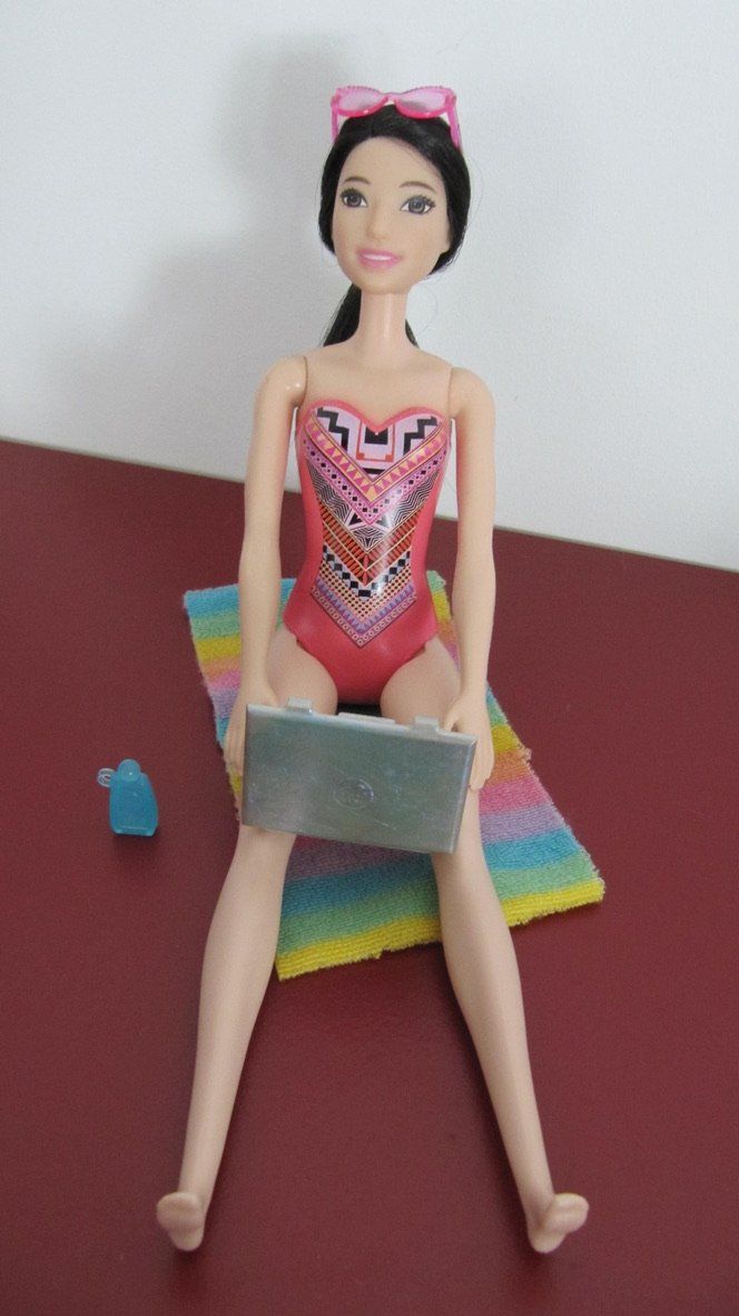 Bambole: Pool Playset mit Rutsche und Barbies, Sommer-Spass – Usato da Brunnen venduto da Kiwiland1 3