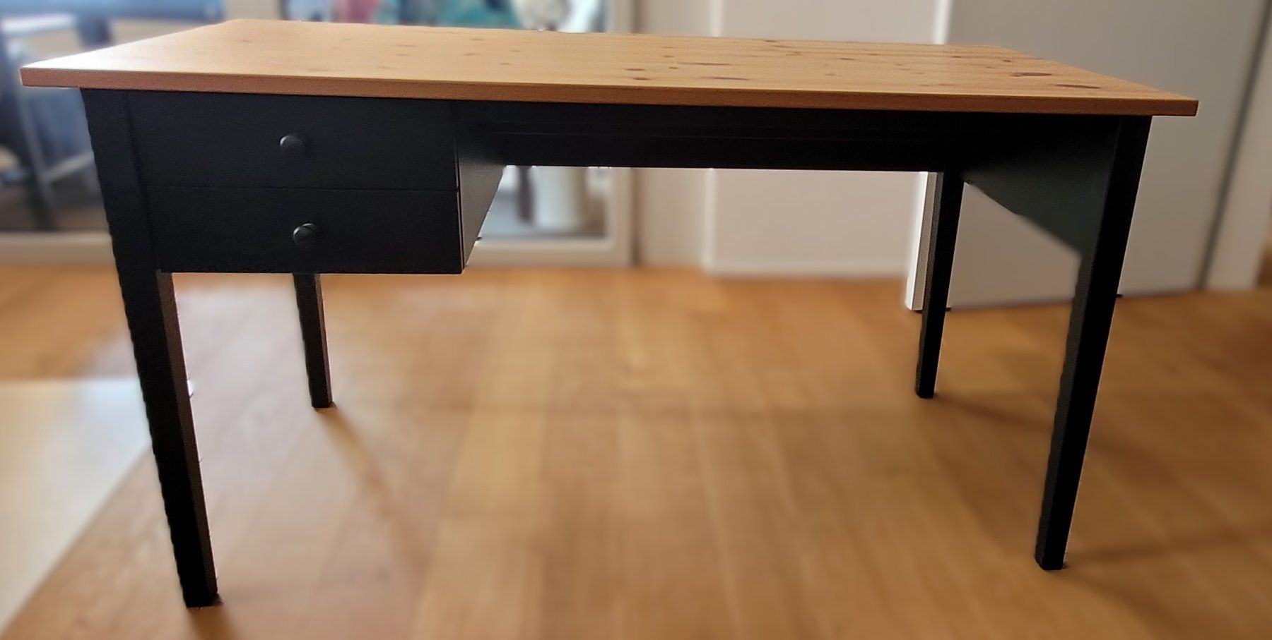Ikea Scrivanie: Schreibtisch aus Holz mit 2 Schubladen – Usato da Schenkon venduto da Vodaflo