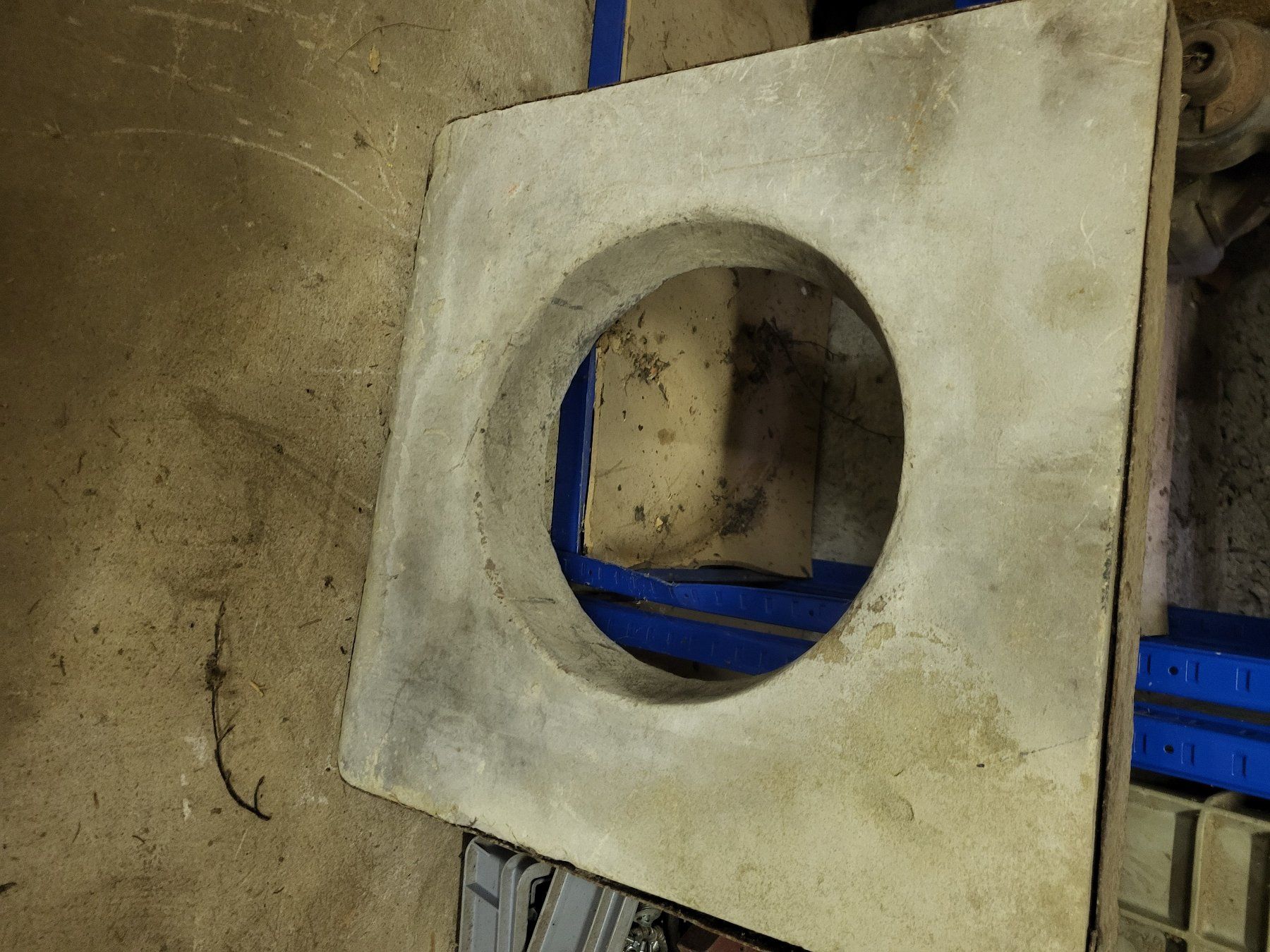 Piatti di portata: Ofenabdeckung Sandsteinplatten – Usato da Küttigen venduto da Rohaef
