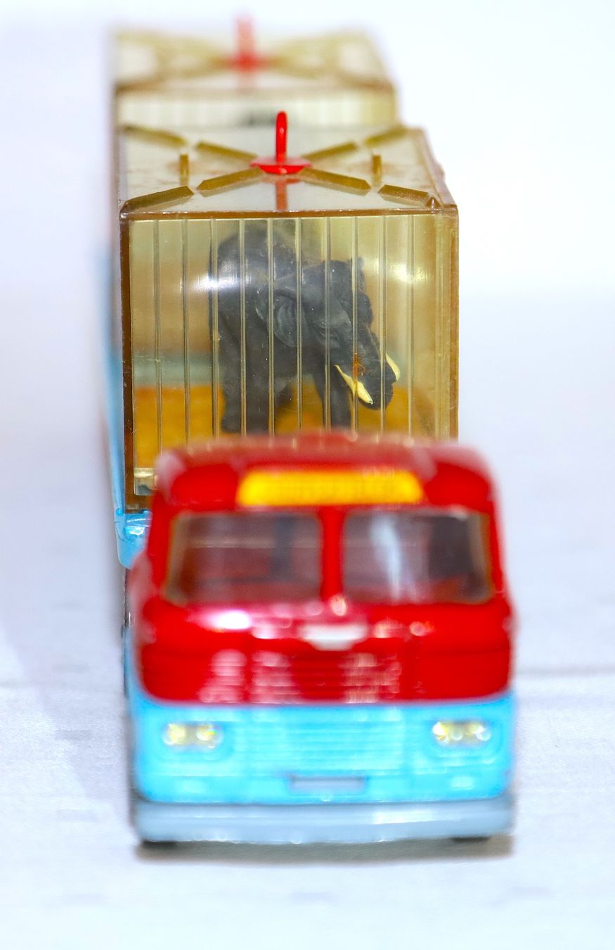 Corgi Toys Modellautos: VINTAGE Corgy Toys LKW CHEPPERFIELDS TIERAUFLEGERTRANSPORTER – Gebraucht aus Ipsach von Merlux 4