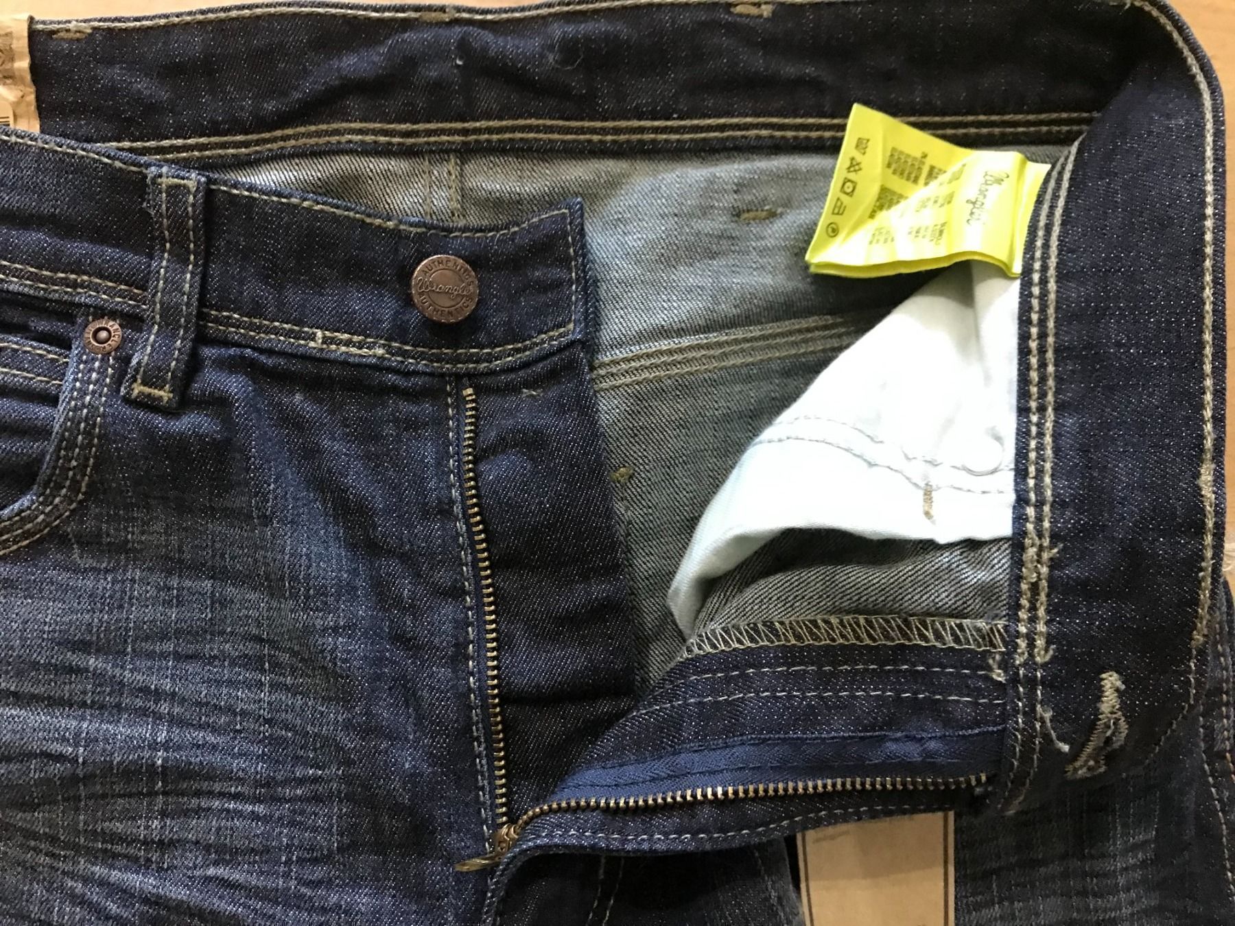 Jeans: Wrangler Texas Stretch W30 L34 neuf – Gebraucht aus Meyrin von dijin 6