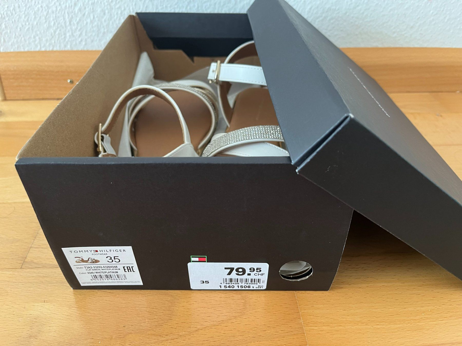 Tommy Hilfiger Scarpe per ragazze: Sandalen Mädchen Tommy Hilfiger Gr. 35 – Usato da Muttenz venduto da Juvenile33 5