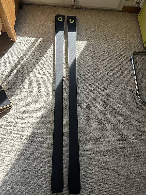 Skis: Ski de randonnée compétition 65 scott Atk Pomoca – Gebraucht aus Crans-Montana von far_l2wt 4