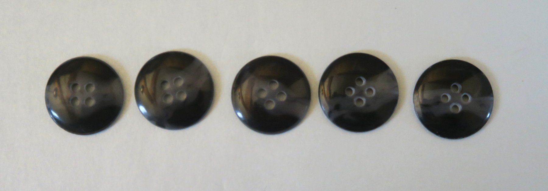 Knöpfe: 5 Knöpfe, ø 20 mm, schwarz/grau – Gebraucht aus Brittnau von marlenestone 3