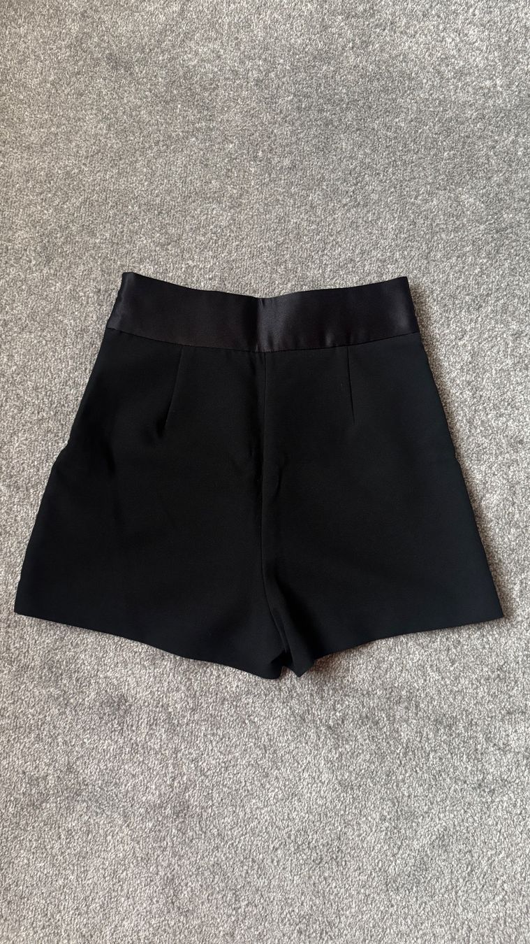 Zara Pantaloni: Shorts Skort Zara schwarz Grösse S – Usato da Kriessern venduto da loolah 1