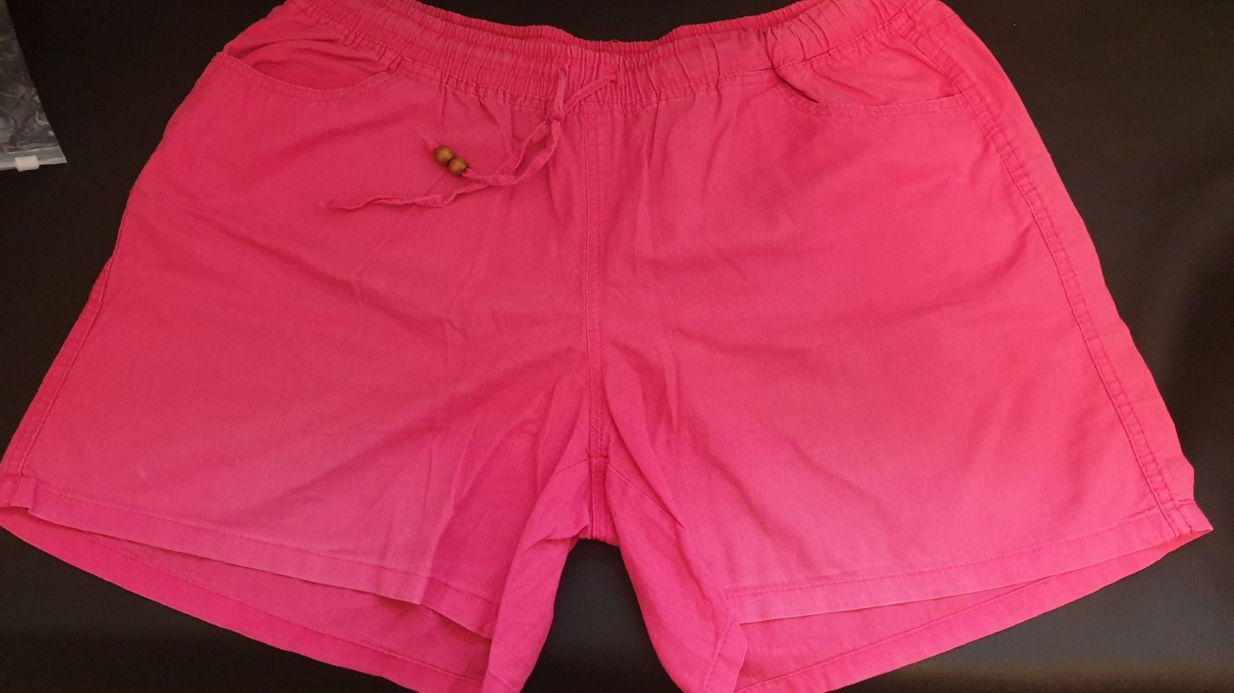 Hosen: Damen shorts – Gebraucht aus Clarens von fur_bxq2