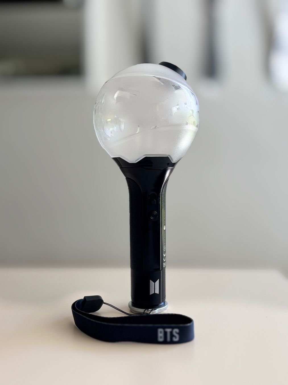 Tutte le decorazioni: BTS Army Bomb Lightstick - décoration + photocards – Usato da Nyon venduto da man_8pzr