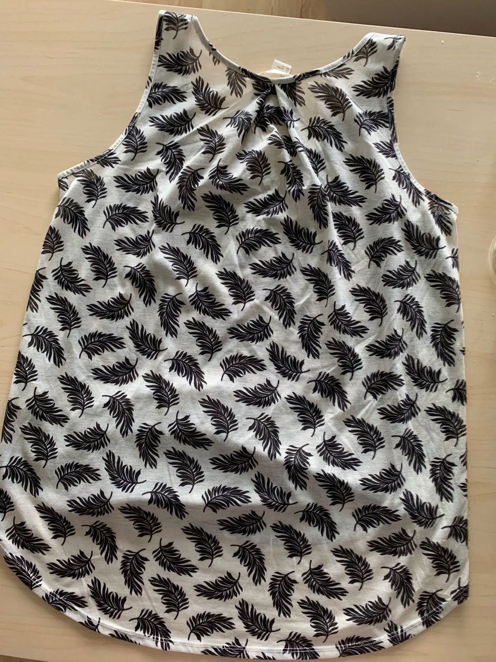 Top: Top beige mit schwarzen Blätter – Nuovo (secondo la descrizione) da Eichberg venduto da Jaasaa96 2