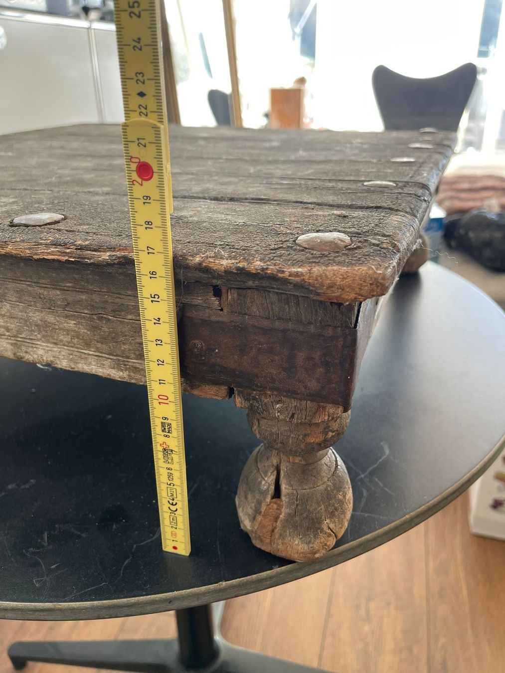 Tische: Ab 1.00Fr. Nepalesischer Chowki-Tisch 18 Jh. – Gebraucht aus Winterthur von whisper 2