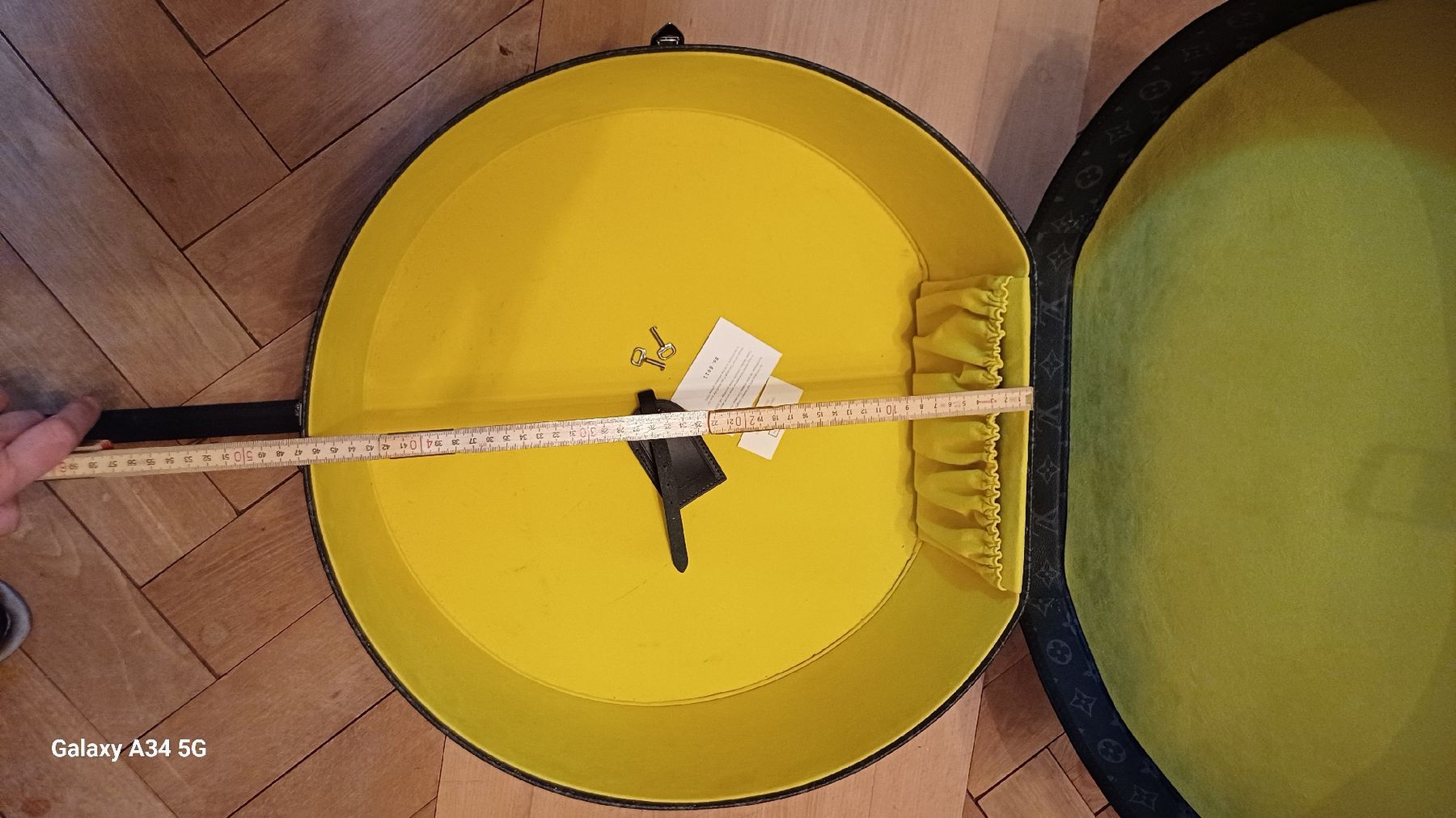 Louis Vuitton Reisekoffer: Louis Vuitton LV Hutschachtel – Gebraucht aus St. Gallen von DiesundDas. 5