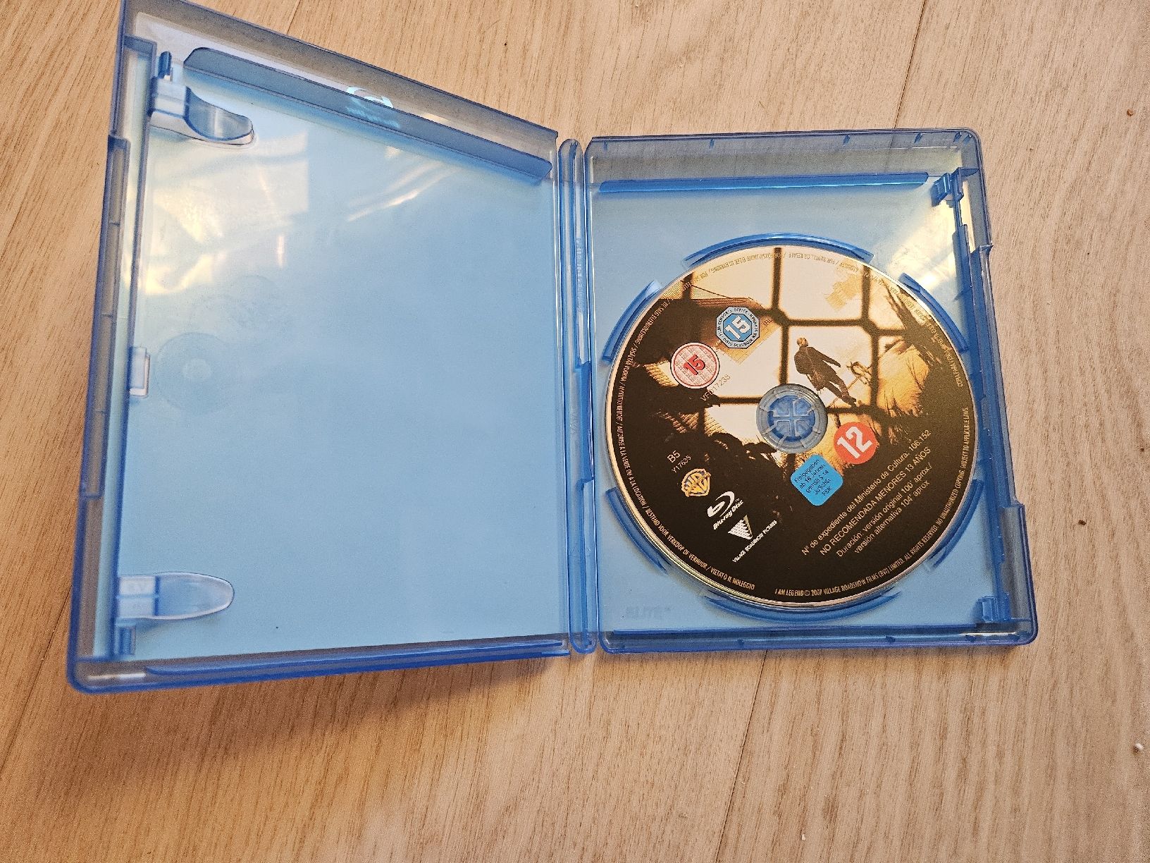 Tutti i DVDs: Je suis une Légende Blu-Ray, avec Will Smith – Usato da La Joux FR venduto da car_ck96 1