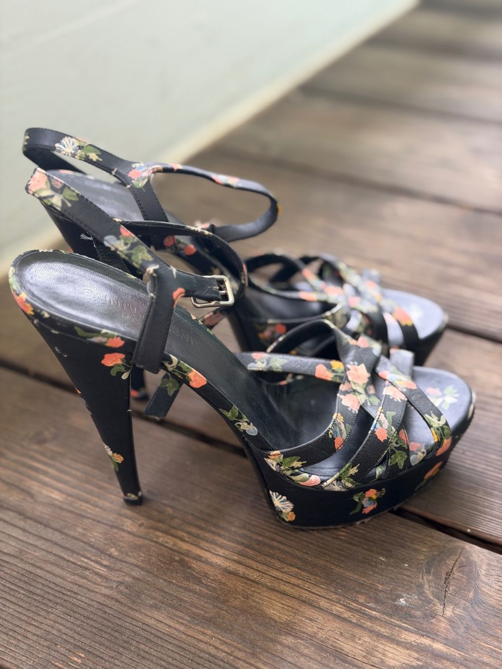 Saint Laurent Damenschuhe: Saint Laurent Leder Sandalen 39 – Gebraucht aus Stäfa von Alesenka 3