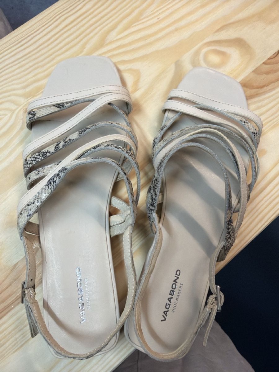 Vagabond Scarpe da donna: Sandalen in Schlangenoptik – Usato da Rütihof venduto da liv_k2bp 2