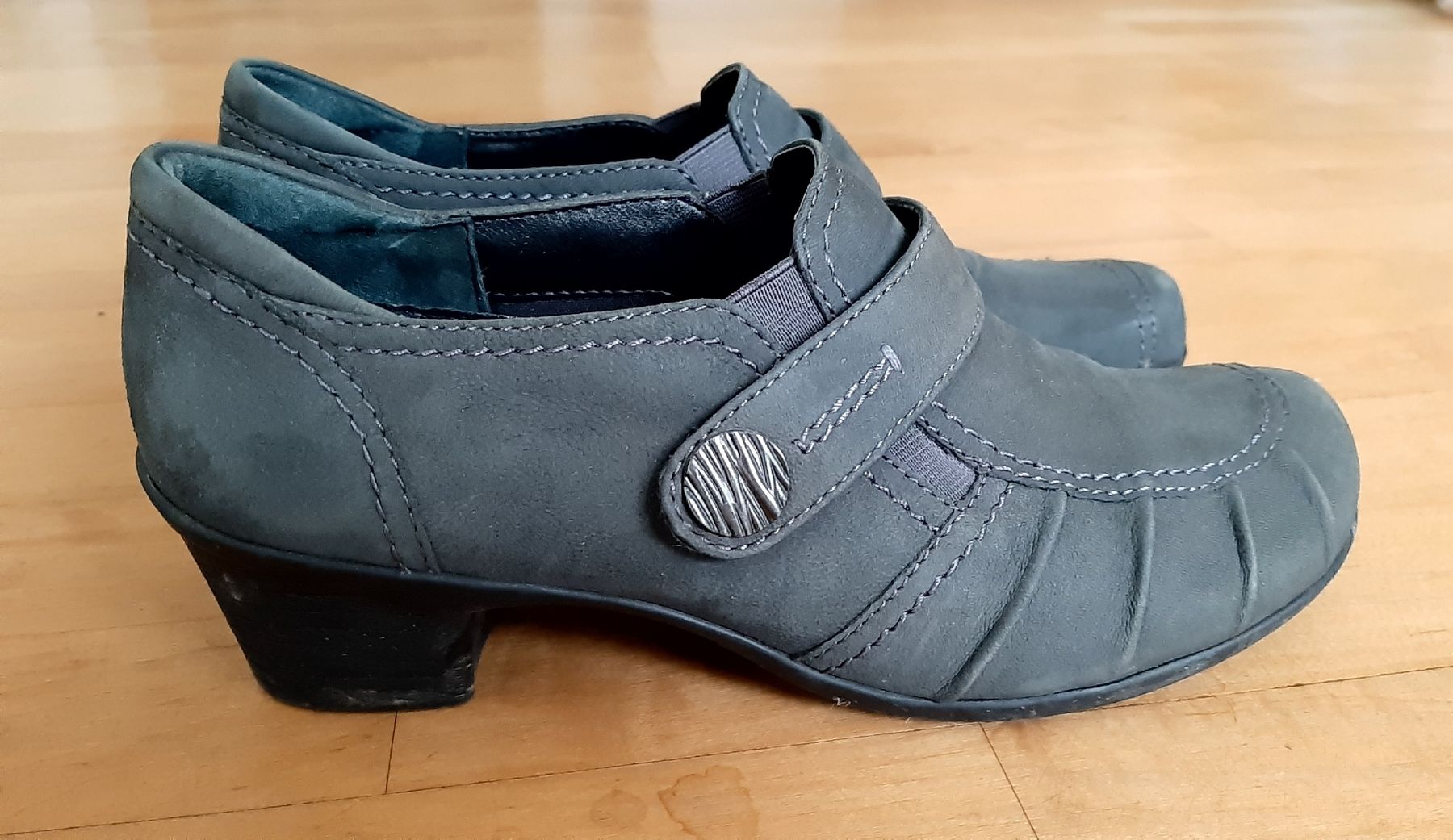 Scarpe da donna: MEDICUS Wildleder-Schuhe, Grösse 38.5/39 – Nuovo (secondo la descrizione) da Kirchberg BE venduto da CZ09