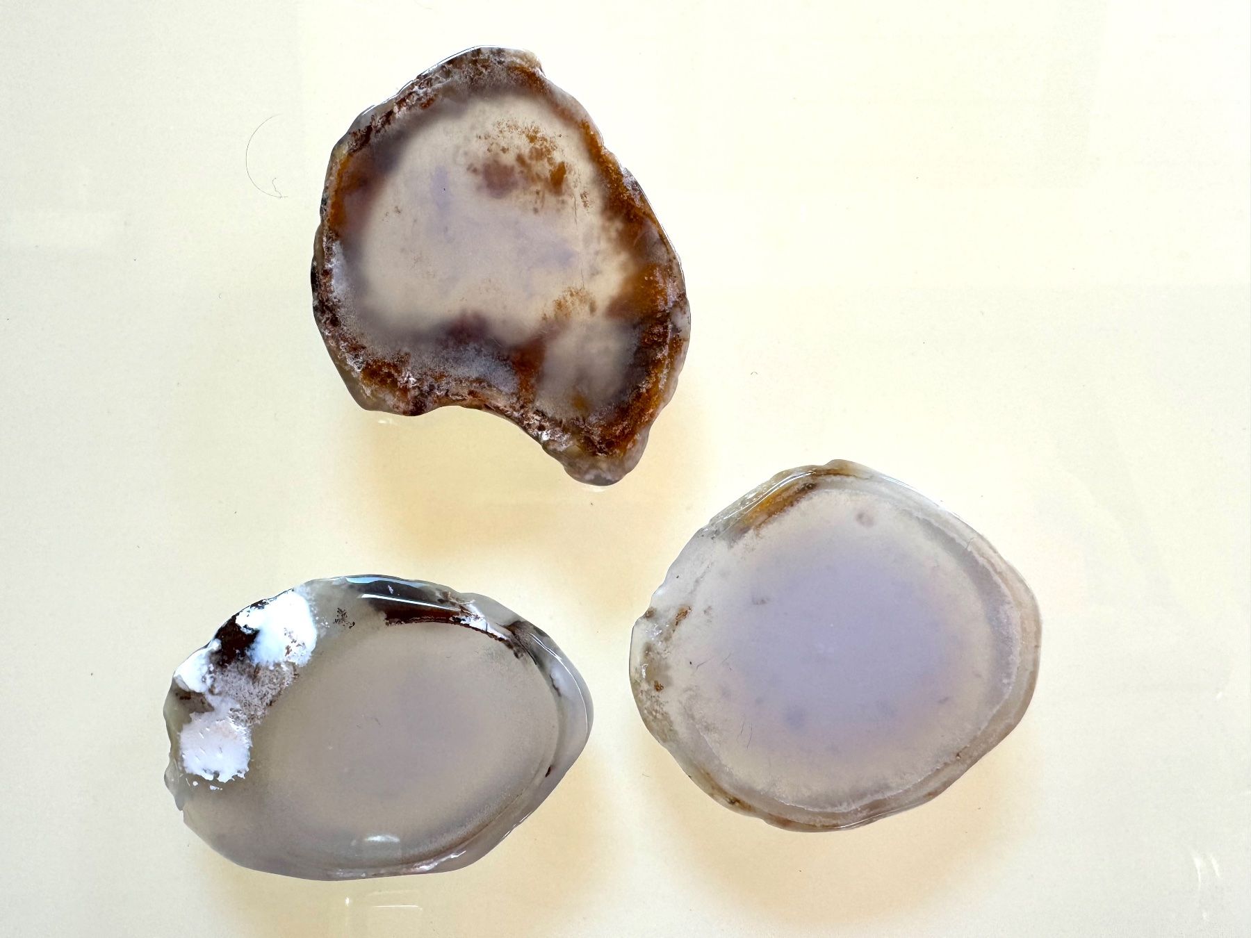 Edelsteine: Calzedon.    Scheiben  top Sammlung.  wunderschön poliert – Neu und originalverpackt aus Leuggern von gemshow 2