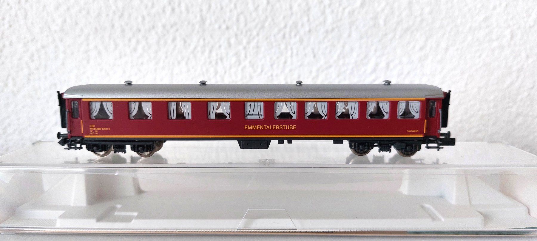 Fleischmann Modelleisenbahnen: Fleischmann Nostalgiespeisewagen "Emmentalerstube" der BLS. – Neu und originalverpackt aus Biberist von Ntrains 2