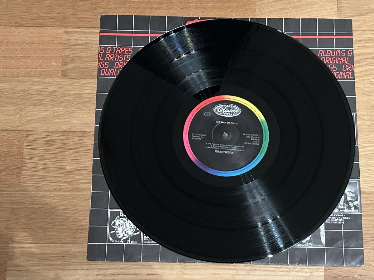 Dischi in vinile: Kraftwerk. The Man Machine – Usato da Faulensee venduto da Mizuno06 2