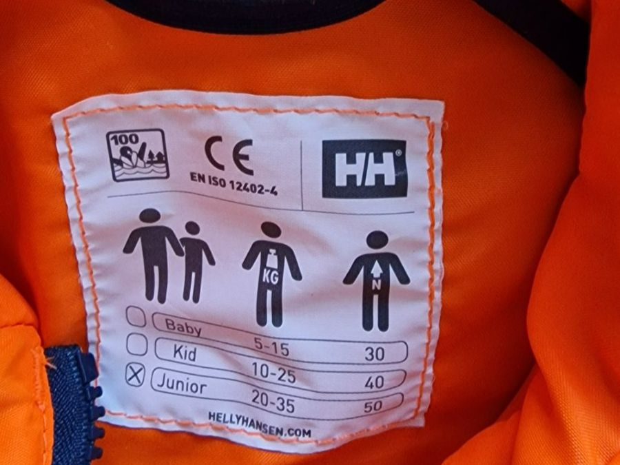 Helly Hansen Giubbotti di salvataggio: Helly Hansen Junior Schwimmweste 20-35 kg – Usato da Hünenberg venduto da fam_evjo1 1