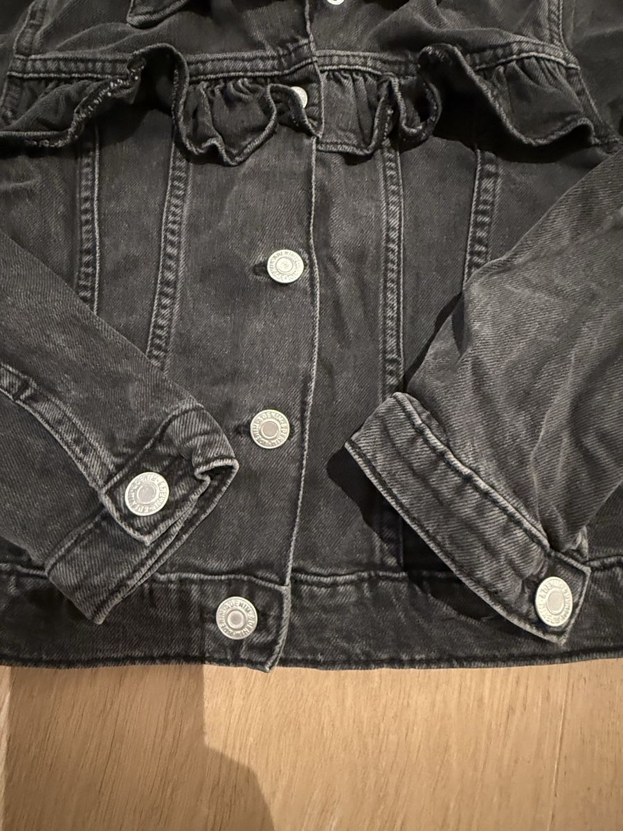 H&M Giacche & Cappotti: Coole Jeansjacke, Grösse 128 – Usato da Rümlang venduto da zflyfa0001 2