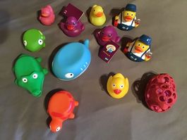 Badespielzeug Enten Wal Krokodil Schildkröte Kugel z.T. Neu