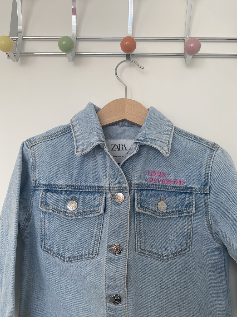 Zara Giacche & Cappotti: Jeansjacke von Zara mit Minnie-Mouse-Aufdruck Gr.92 – Usato da WEINFELDEN venduto da marygloss 1