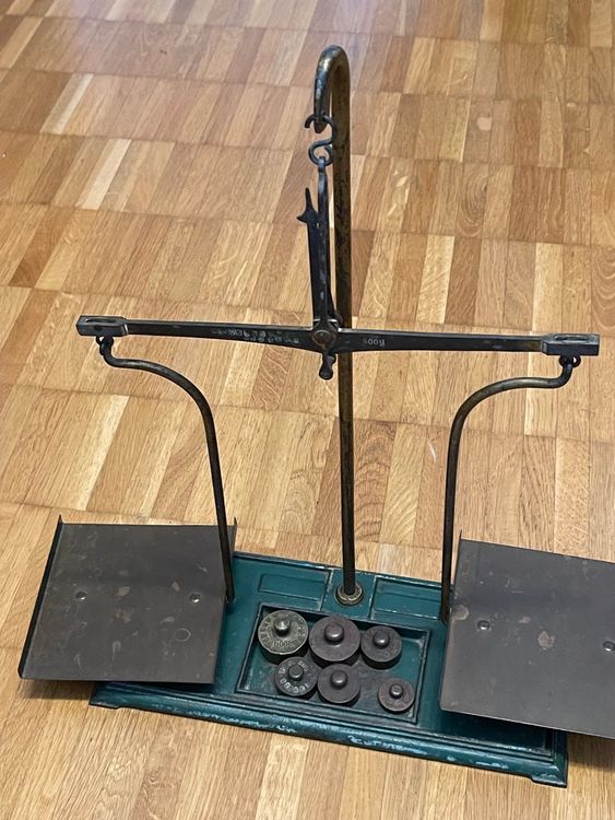 small foot 4592 Balkenwaage / Kinderwaage aus Holz, Zubehör für Kaufmannsladen, inkl. Gewichten, ab 3 Jahren