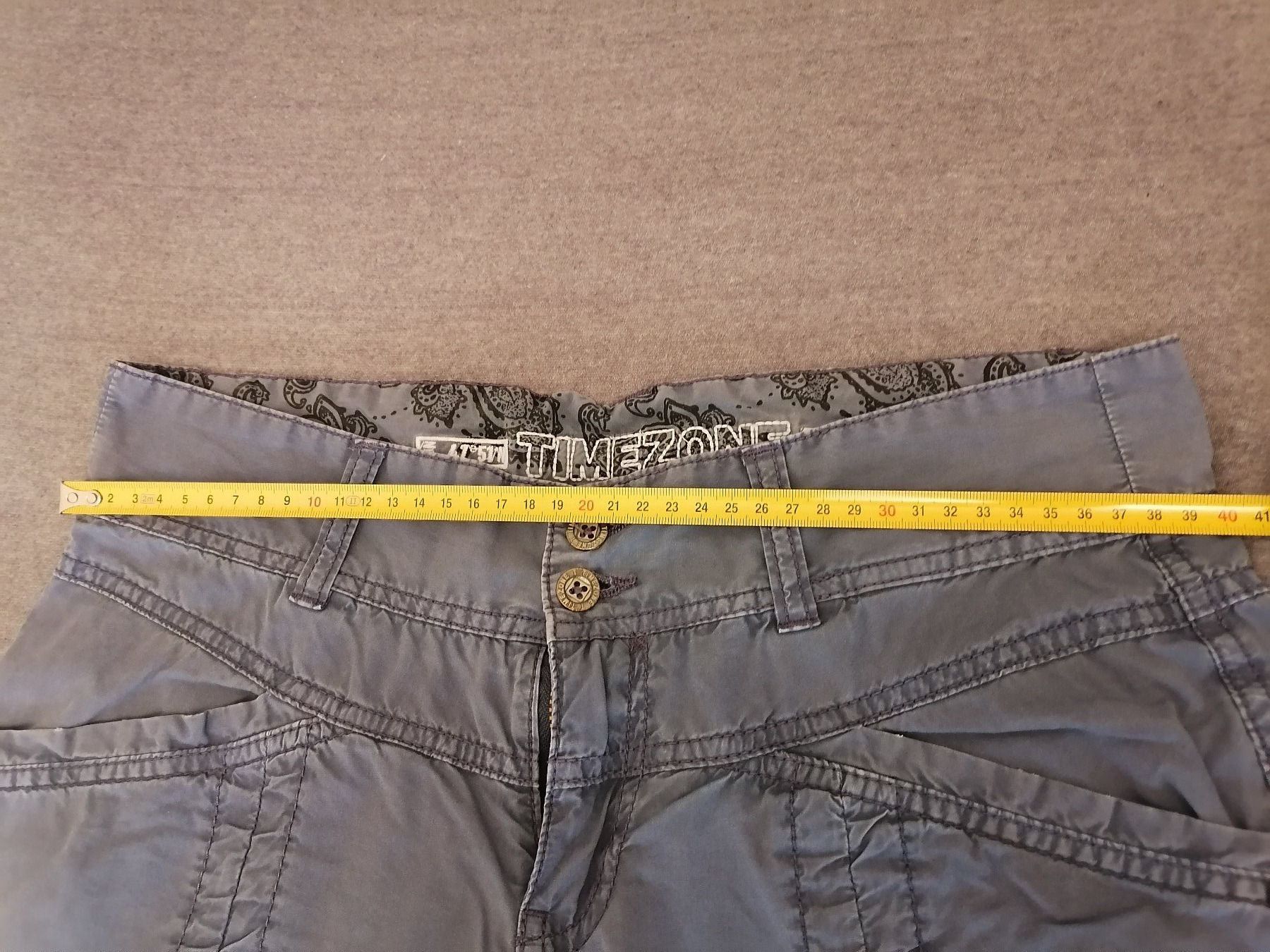 Hosen: Pantalon court TIME ZONE, taille 28 – Gebraucht aus Genève von lnicoGE 2