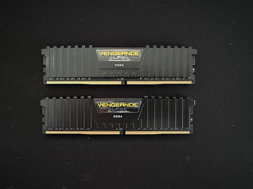 Corsair VENGEANCE 16 GB (2 x 8 GB), DDR4 3000 MHz (Gebraucht) in ...