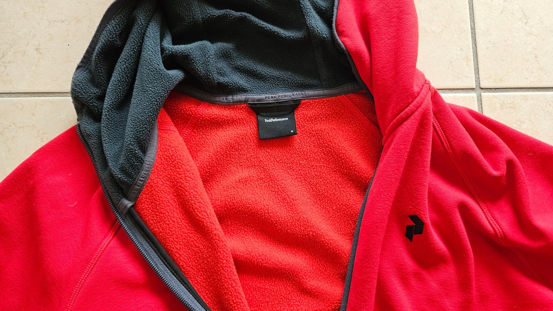 Peak Performance Pullover & Sweatshirts: Pulli Peak Performance M – Gebraucht aus Cormondrèche von ohawa 2