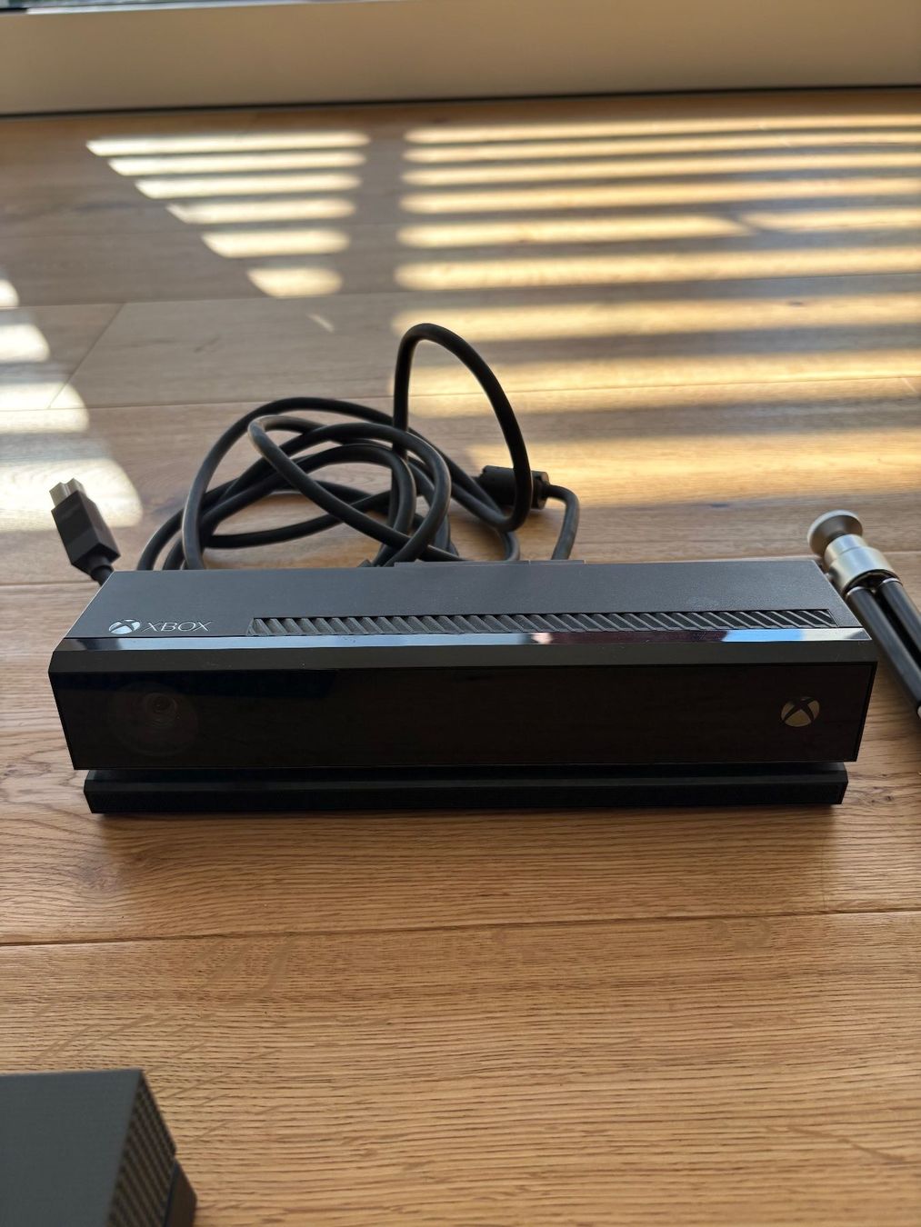 Microsoft Console: Xbox One X - Project Scorpio - mit SSD aufgerüstet + Kinect – Usato da Muttenz venduto da kuz_kx79 2