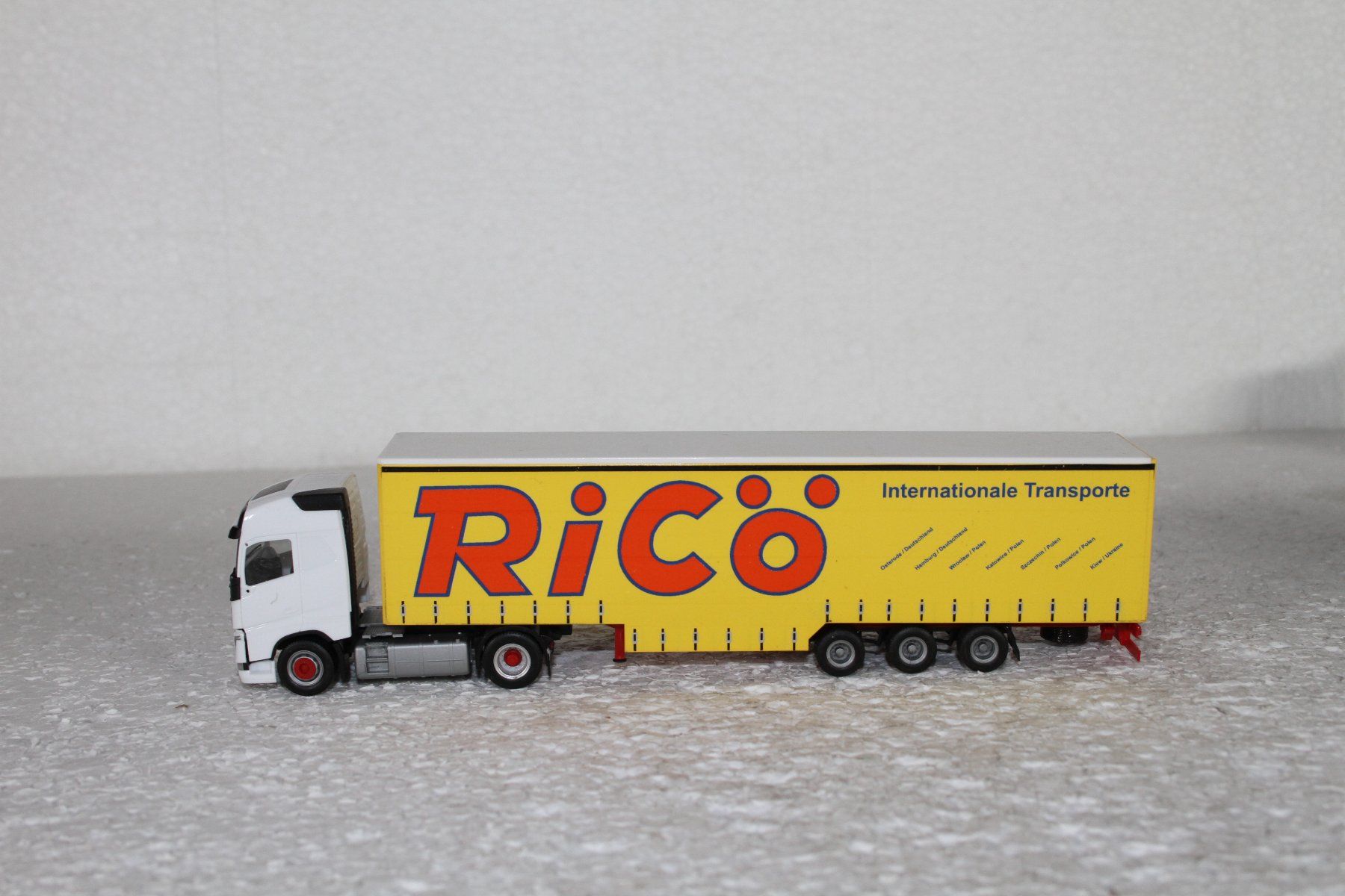 Herpa Modellini d'auto: Herpa Volvo Sattelzug Ricö – Usato da Triesen venduto da cor_62ts