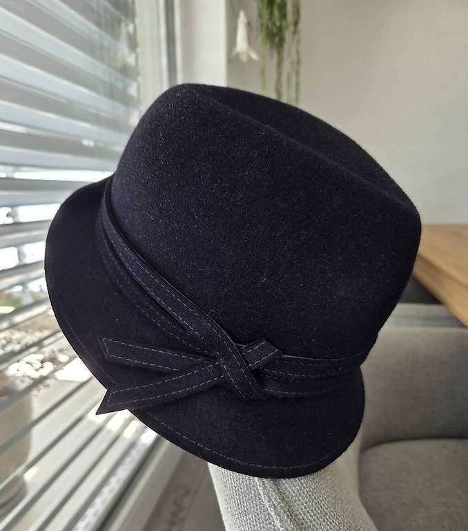 Chapeaux, bonnets & casquettes: Schwarzer Hut (Grösse M) – Neuf avec emballage d'origine à Herisau par lia17