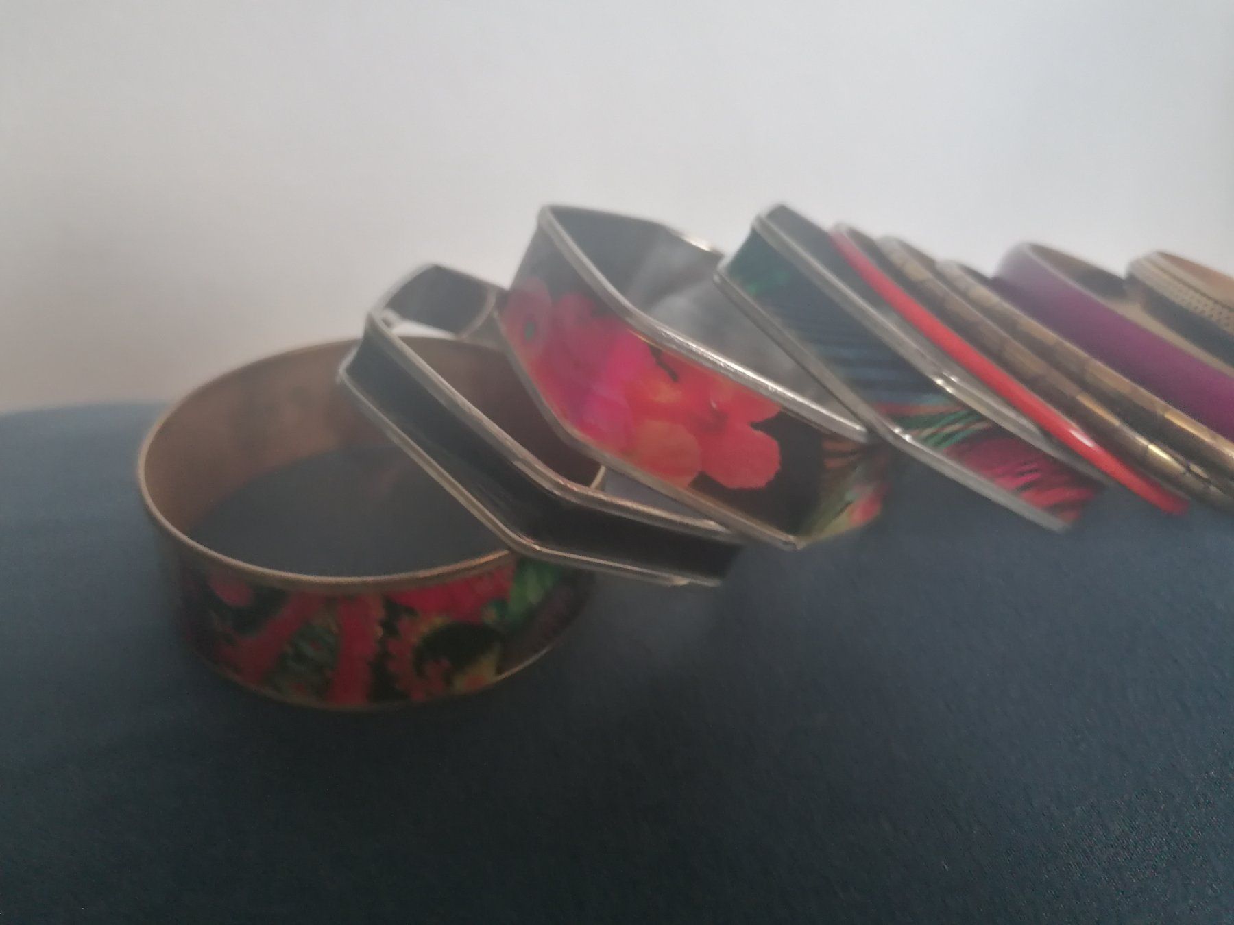 Desigual Armbänder & -reifen: Lot bracelets Desigual – Gebraucht aus St-Prex von ojo_b2tx 1