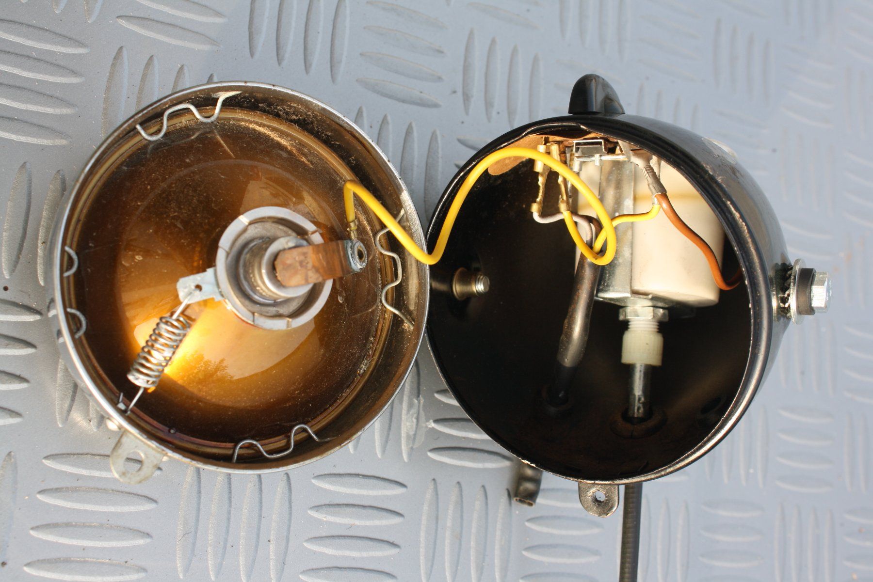 Sachs Ciclomotori: Original ZKW Mofa Scheinwerfer Eierlampe Tacho Puch Sachs – Usato da Egnach venduto da Cintegral 7