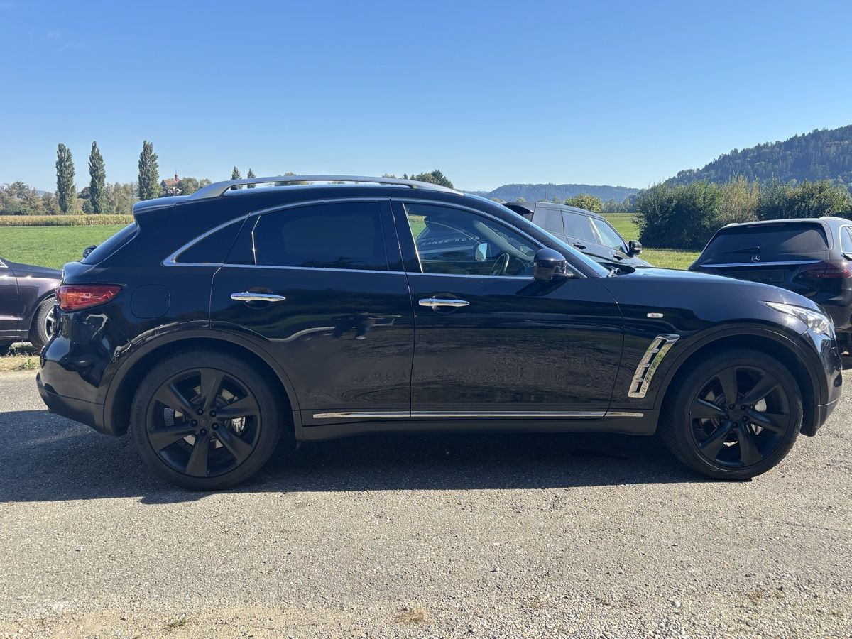 Infiniti Automobili: INFINITI FX30d S AWD Automatic – Usato da Menznau venduto da adi0601 2