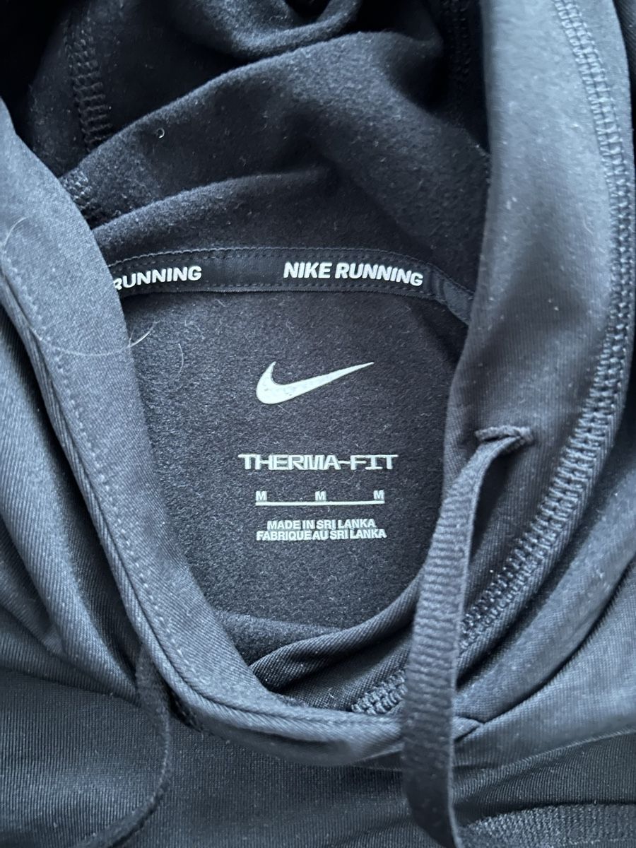 Nike Lots de vêtements: Pull Nike – D'occasion à Lausanne par Af2016 1